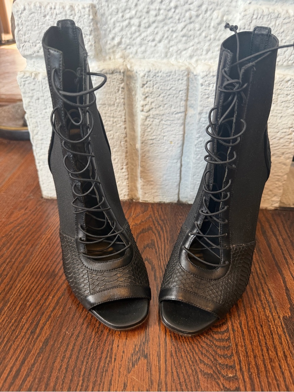NWOT! Balmain peep-toe stiletto snakeskin corset lace-up bootie. Size:EU39/US9.